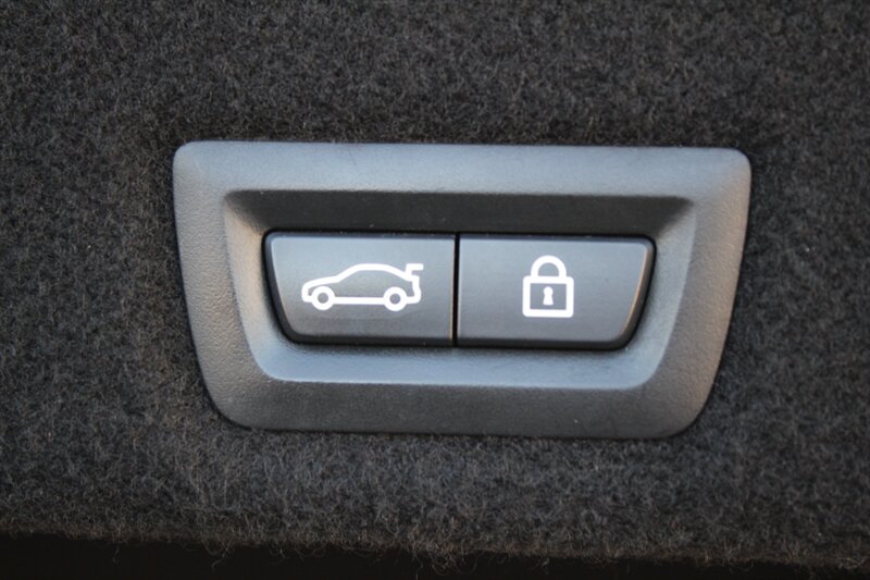 2016 BMW 740i - Photo 27 - Lexington, SC 29073