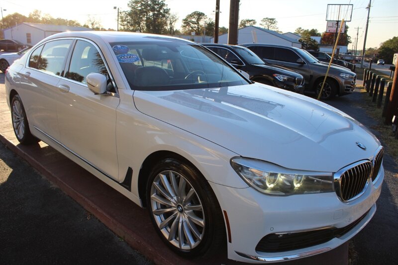 2016 BMW 740i - Photo 12 - Lexington, SC 29073