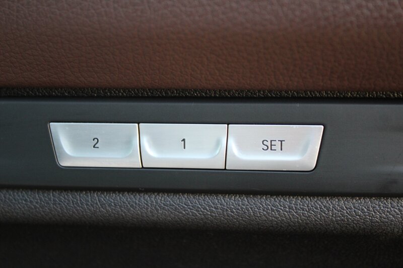 2016 BMW 740i - Photo 33 - Lexington, SC 29073