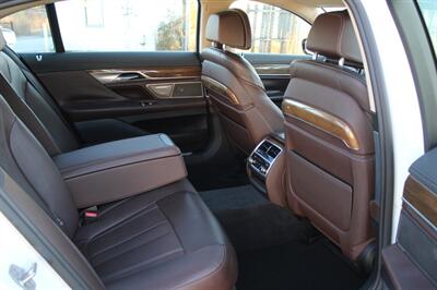 2016 BMW 740i - Photo 28 - Lexington, SC 29073