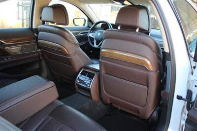 2016 BMW 740i - Photo 30 - Lexington, SC 29073