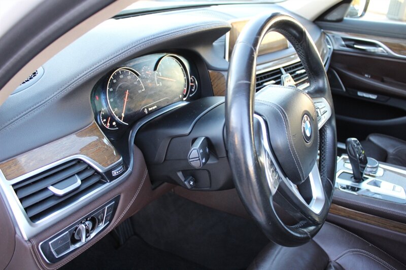 2016 BMW 740i - Photo 19 - Lexington, SC 29073