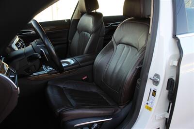 2016 BMW 740i - Photo 16 - Lexington, SC 29073