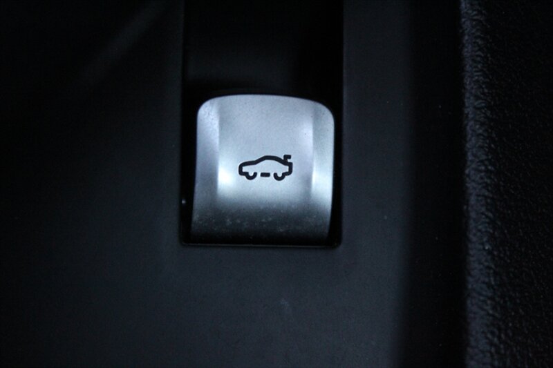 2016 BMW 740i - Photo 50 - Lexington, SC 29073