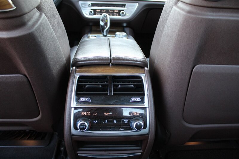 2016 BMW 740i - Photo 25 - Lexington, SC 29073