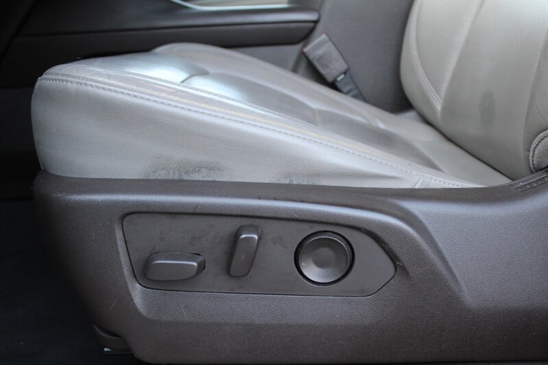 2021 Chevrolet Suburban LT - Photo 14 - Lexington, SC 29073