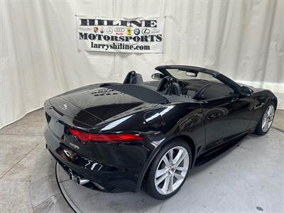 2017 Jaguar F-Type R  Convertible - Photo 5 - Pottstown, PA 19464