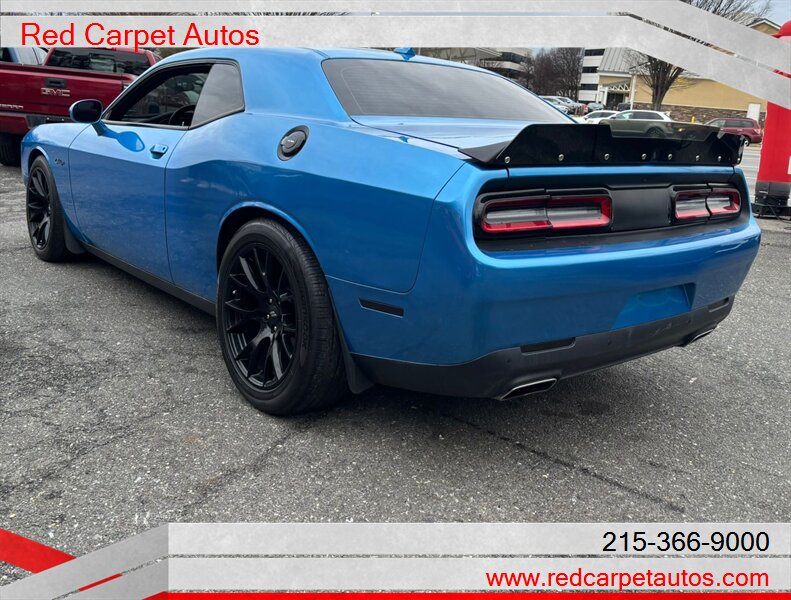 2016 Dodge Challenger SXT photo 3