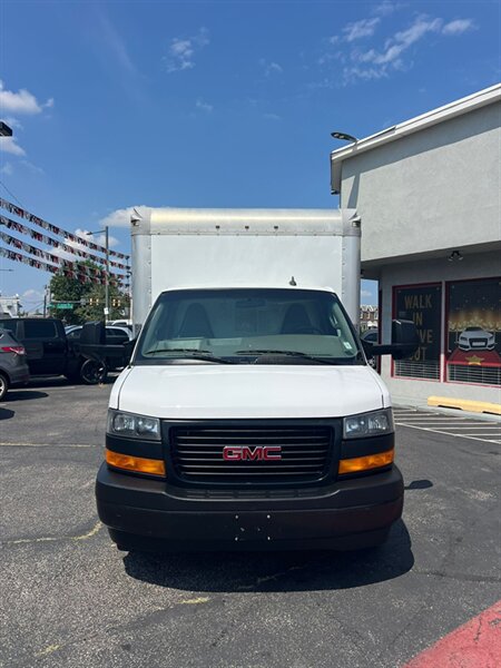 2018 GMC Medium Duty Magnavan 3500  