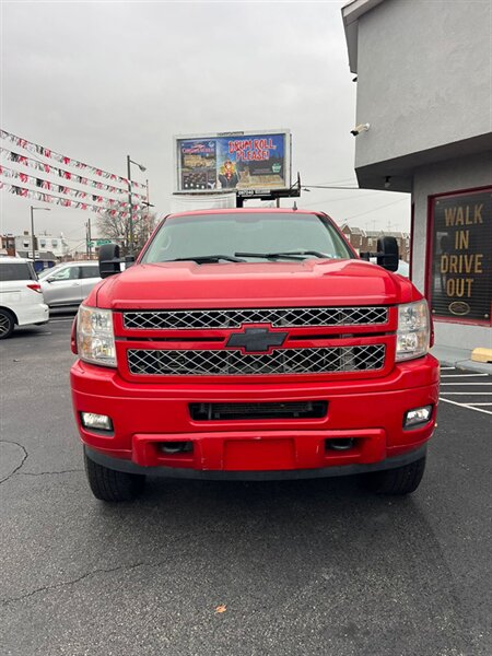 Chevrolet Silverado 2500HD's photo