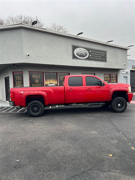 2013 Chevrolet Silverado 2500HD LT photo 3