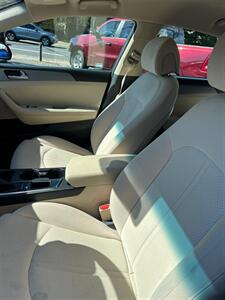 2016 Hyundai SONATA   - Photo 7 - Philadelphia, PA 19135