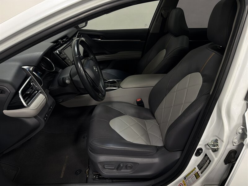 2018 Toyota Camry XLE - Photo 16 - West Bountiful, UT 84087