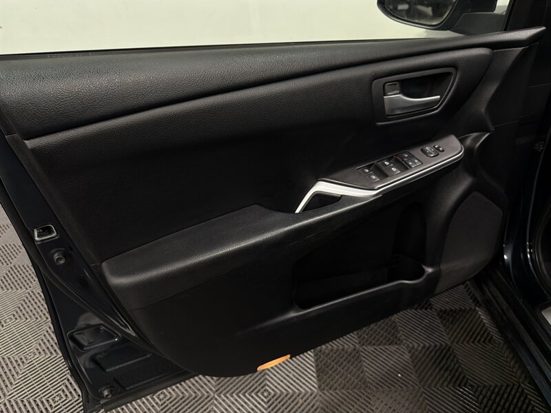 2016 Toyota Camry SE - Photo 11 - West Bountiful, UT 84087