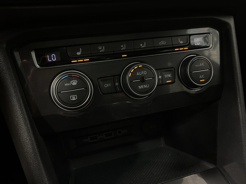 2018 Volkswagen Tiguan 2.0T SE 4Motion - Photo 17 - West Bountiful, UT 84087