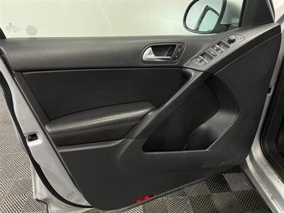 2016 Volkswagen Tiguan 2.0T SE 4Motion - Photo 14 - West Bountiful, UT 84087
