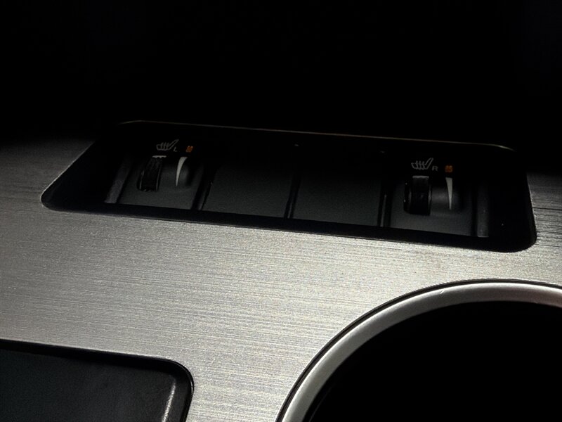 2012 Toyota Camry SE V6 - Photo 18 - West Bountiful, UT 84087