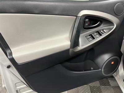 2011 Toyota RAV4 Limited   - Photo 12 - West Bountiful, UT 84087