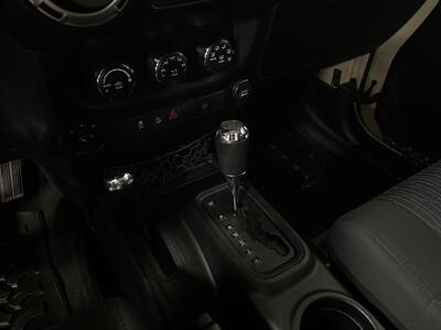 2011 Jeep Wrangler Unlimited Rubicon   - Photo 19 - West Bountiful, UT 84087