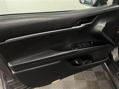 2019 Toyota Camry SE   - Photo 14 - West Bountiful, UT 84087