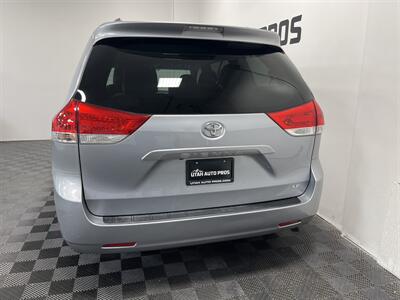 2014 Toyota Sienna LE 8-Passenger Auto Access Seat   - Photo 10 - West Bountiful, UT 84087