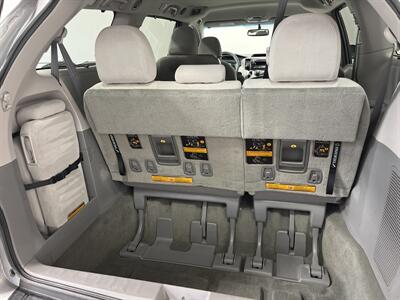 2014 Toyota Sienna LE 8-Passenger Auto Access Seat   - Photo 26 - West Bountiful, UT 84087