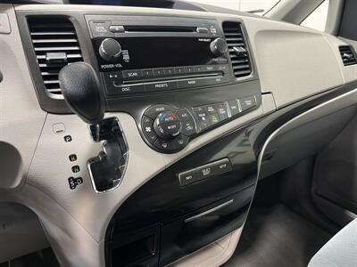 2014 Toyota Sienna LE 8-Passenger Auto Access Seat   - Photo 20 - West Bountiful, UT 84087