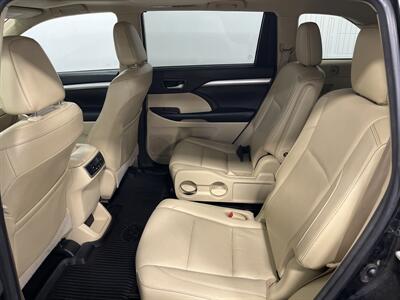 2018 Toyota Highlander XLE   - Photo 16 - West Bountiful, UT 84087
