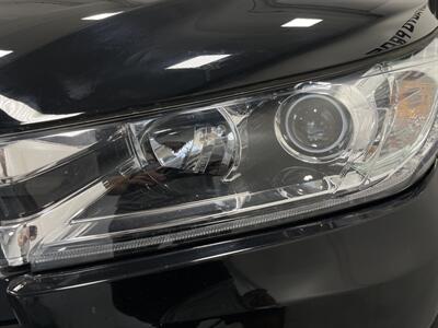 2018 Toyota Highlander XLE   - Photo 8 - West Bountiful, UT 84087