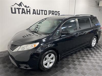 2015 Toyota Sienna LE 7-Passenger Auto Access Seat   - Photo 6 - West Bountiful, UT 84087