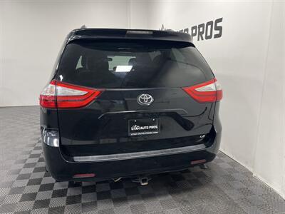 2015 Toyota Sienna LE 7-Passenger Auto Access Seat   - Photo 9 - West Bountiful, UT 84087