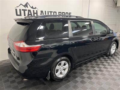 2015 Toyota Sienna LE 7-Passenger Auto Access Seat   - Photo 3 - West Bountiful, UT 84087