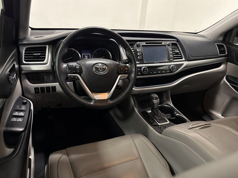2015 Toyota Highlander XLE - Photo 12 - West Bountiful, UT 84087