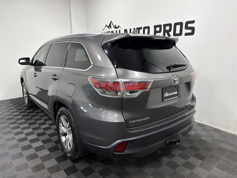 2015 Toyota Highlander XLE - Photo 8 - West Bountiful, UT 84087