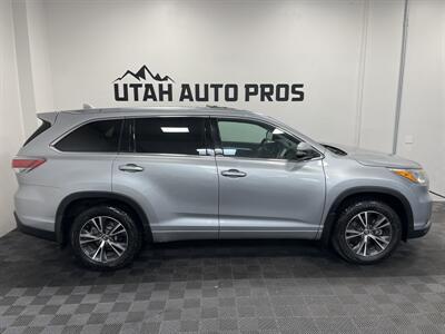 2016 Toyota Highlander XLE   - Photo 2 - West Bountiful, UT 84087