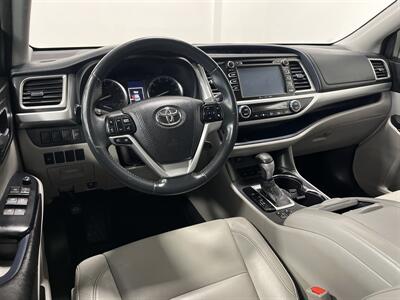 2016 Toyota Highlander XLE   - Photo 14 - West Bountiful, UT 84087