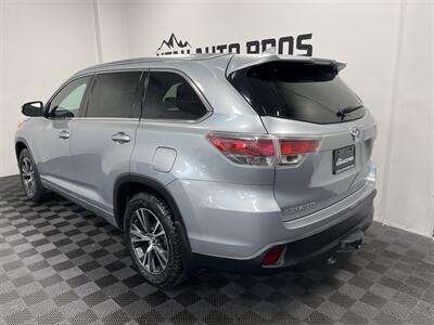 2016 Toyota Highlander XLE   - Photo 9 - West Bountiful, UT 84087
