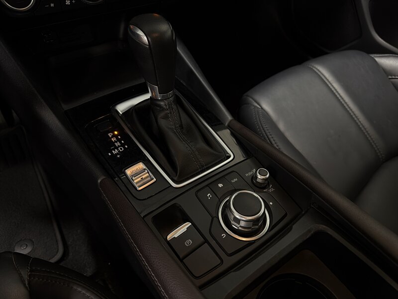 2018 Mazda Mazda3 Touring - Photo 12 - West Bountiful, UT 84087