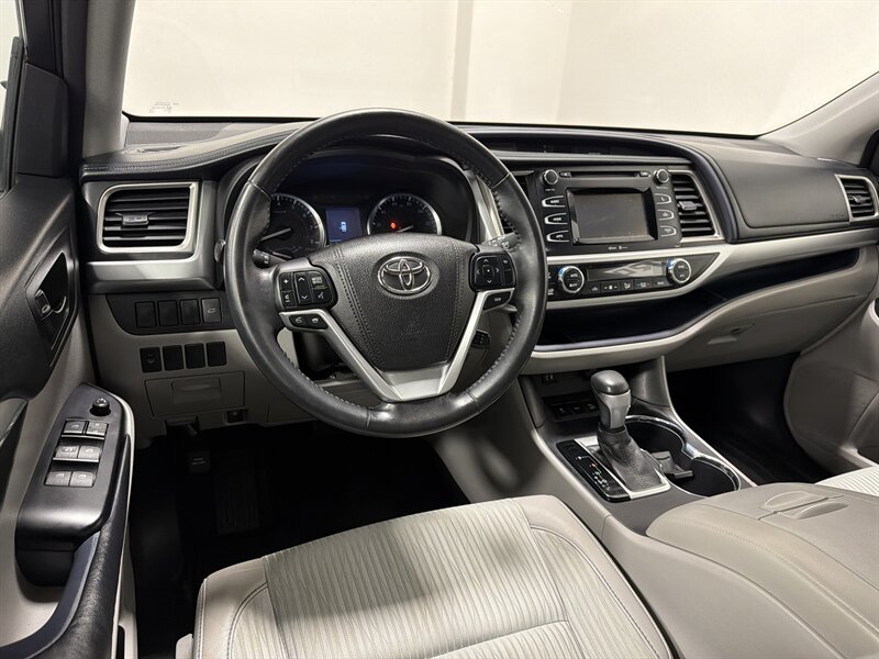 2015 Toyota Highlander LE Plus - Photo 10 - West Bountiful, UT 84087