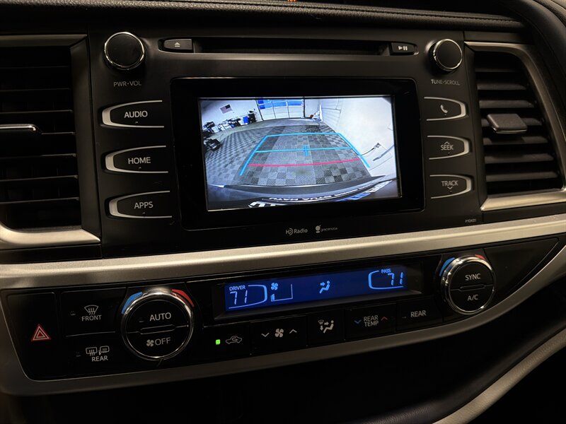 2015 Toyota Highlander LE Plus - Photo 16 - West Bountiful, UT 84087