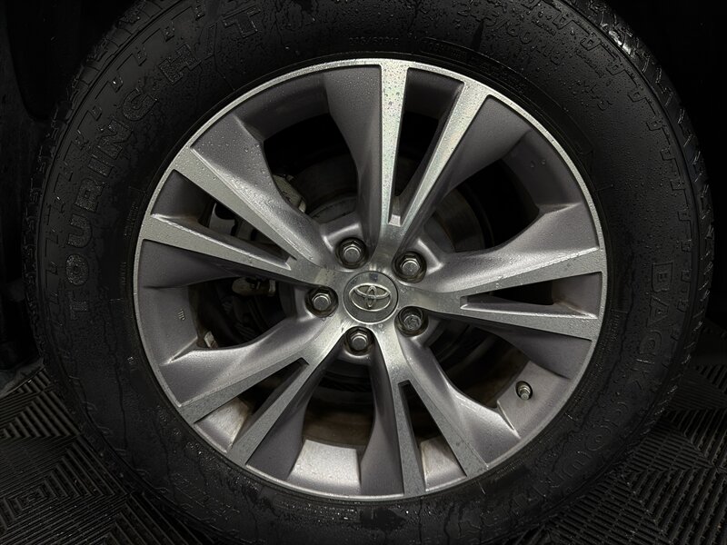 2015 Toyota Highlander LE Plus - Photo 9 - West Bountiful, UT 84087