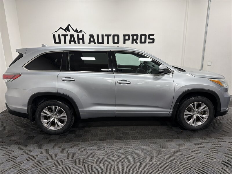 2015 Toyota Highlander LE Plus - Photo 2 - West Bountiful, UT 84087
