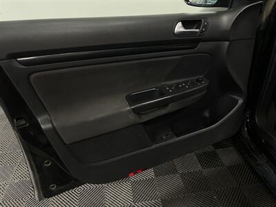 2014 Volkswagen Jetta SportWagen S PZEV - Photo 12 - West Bountiful, UT 84087