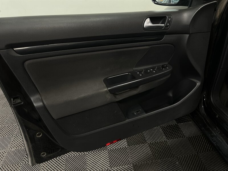 2014 Volkswagen Jetta SportWagen S PZEV - Photo 12 - West Bountiful, UT 84087
