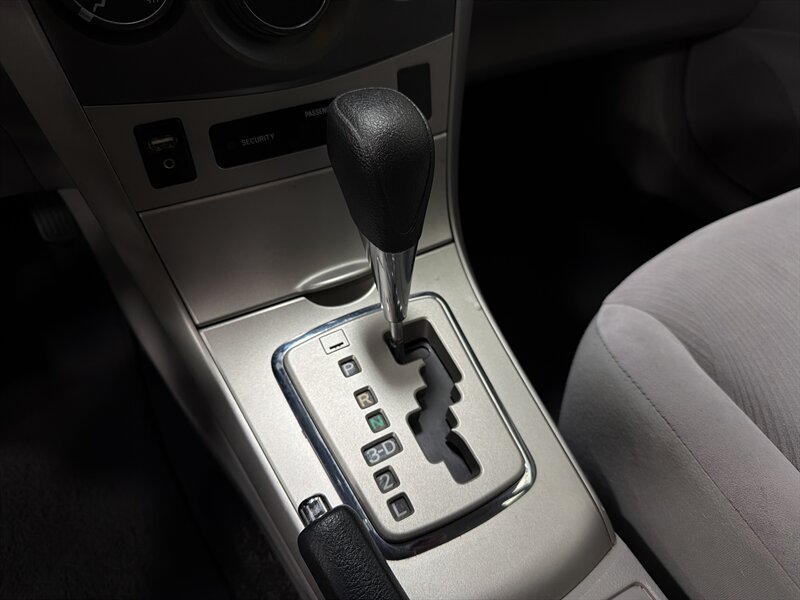2013 Toyota Corolla LE - Photo 13 - West Bountiful, UT 84087