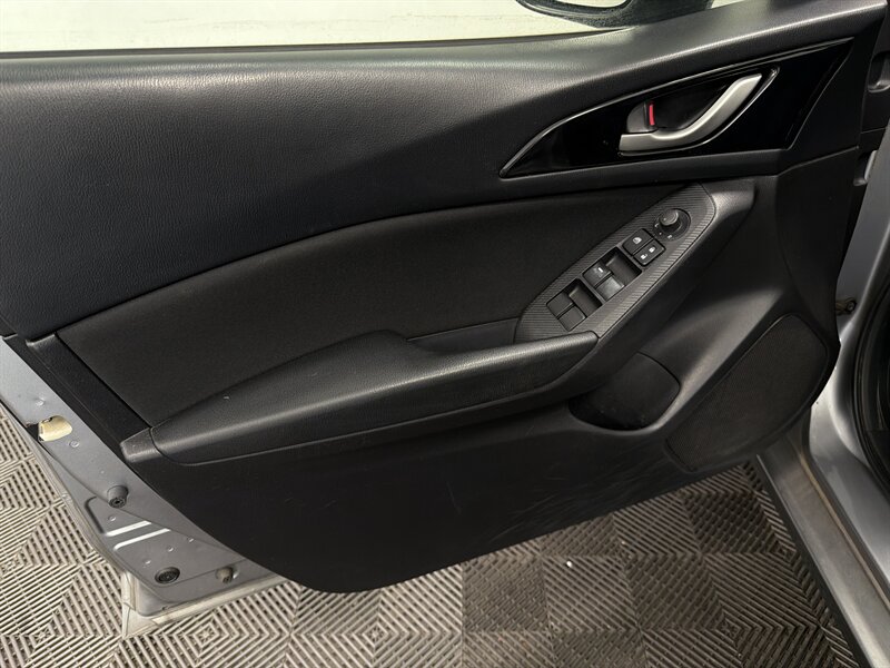 2015 Mazda Mazda3 i Sport - Photo 11 - West Bountiful, UT 84087