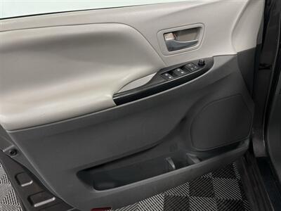 2015 Toyota Sienna LE 7-Passenger Auto   - Photo 13 - West Bountiful, UT 84087