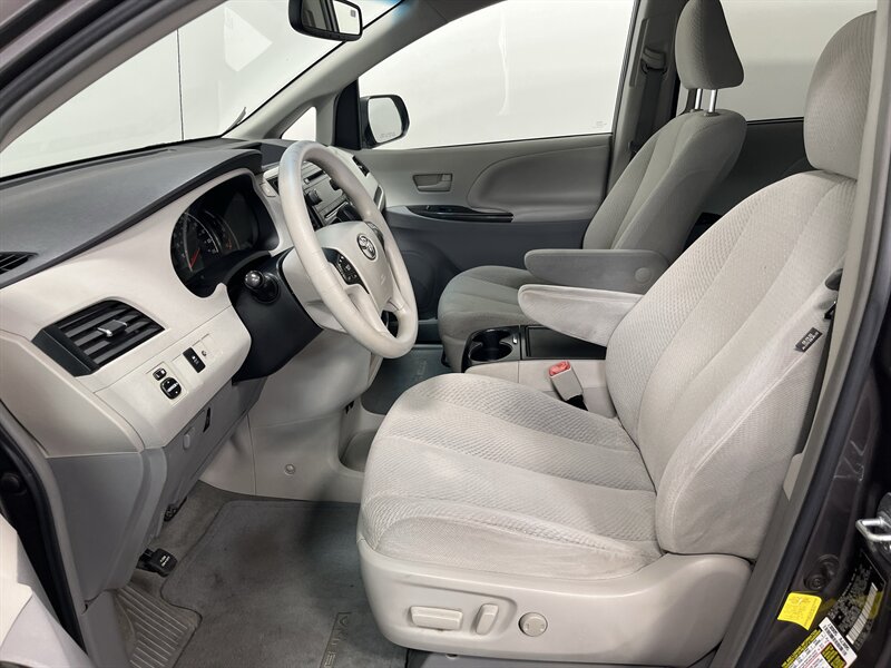 2012 Toyota Sienna LE 7-Passenger - Photo 15 - West Bountiful, UT 84087