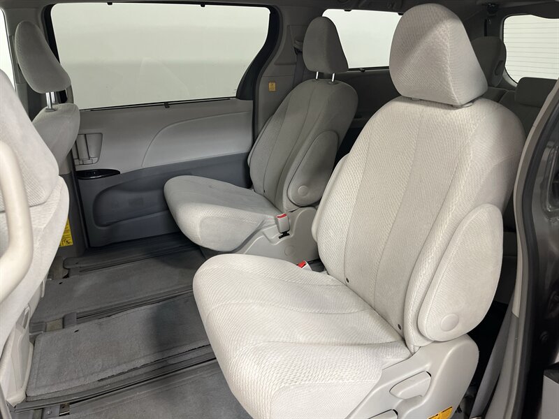 2012 Toyota Sienna LE 7-Passenger - Photo 12 - West Bountiful, UT 84087