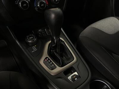 2015 Jeep Cherokee Sport   - Photo 19 - West Bountiful, UT 84087
